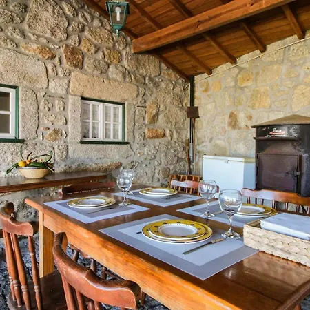 Casa Largo Do Porto - Country House With Swimming Pool Viana do Castelo
